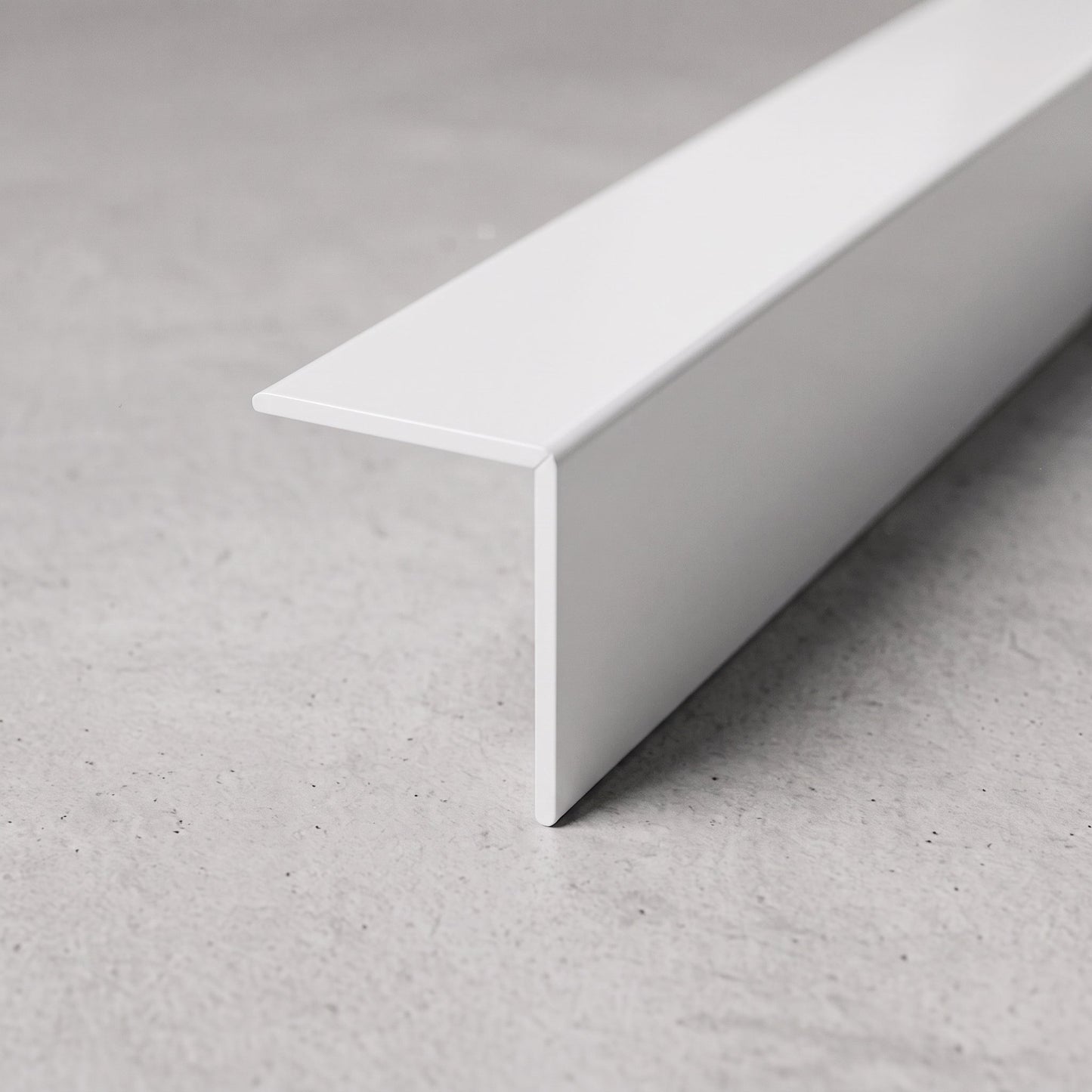 L-joint trim 25x25mm PVC wall panel 8mm - white